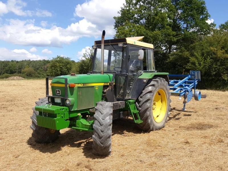 John Deere im Feld VO LI Nah KOMPR. 20200711_133239.jpg