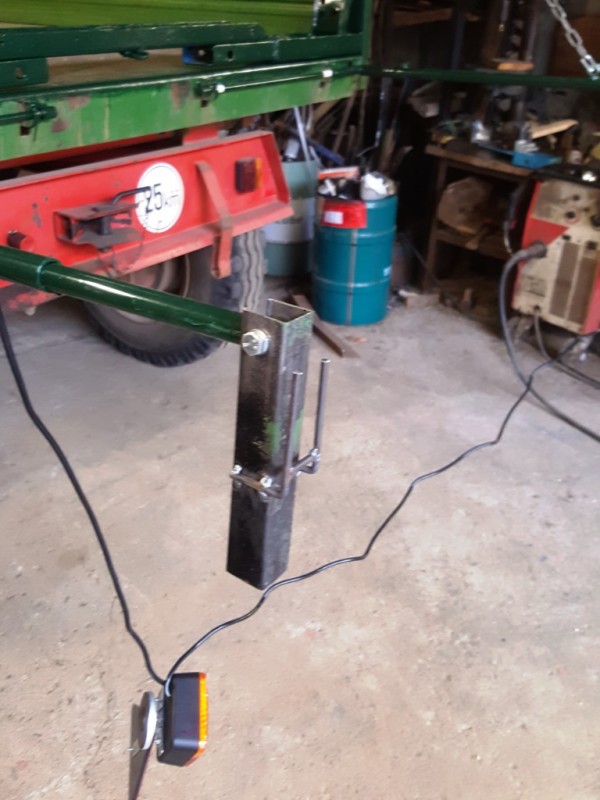 9. Lichthalterung 2 - Komp..jpg