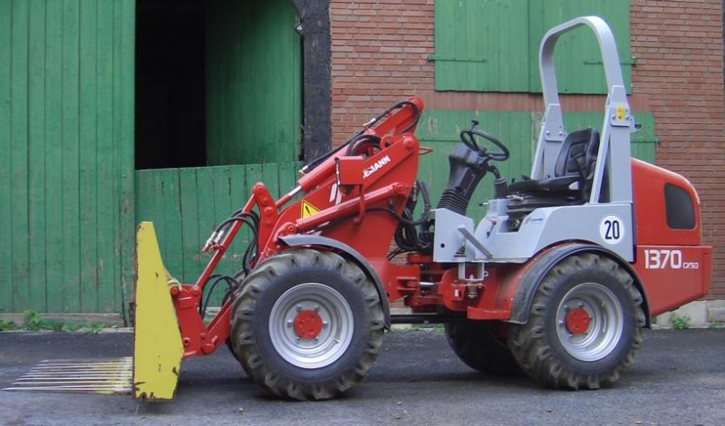 K640_Weidemann 1370 CX 50  Mistgabel.JPG