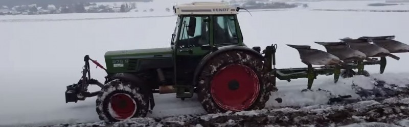 Acker Schnee pflügen.JPG