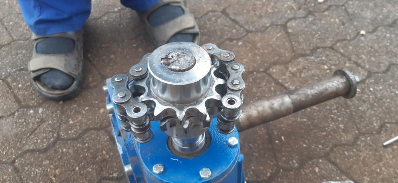 20211211_105039 (Schnecke Hackschnitzel Heizung).jpg