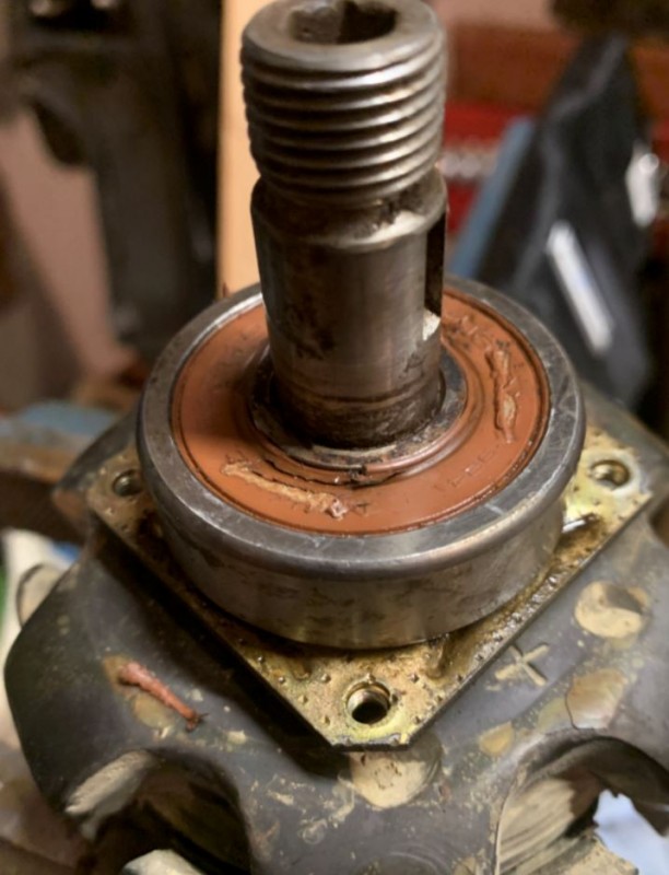 Bosch Lichtmaschine Riemenscheibenlager.JPG