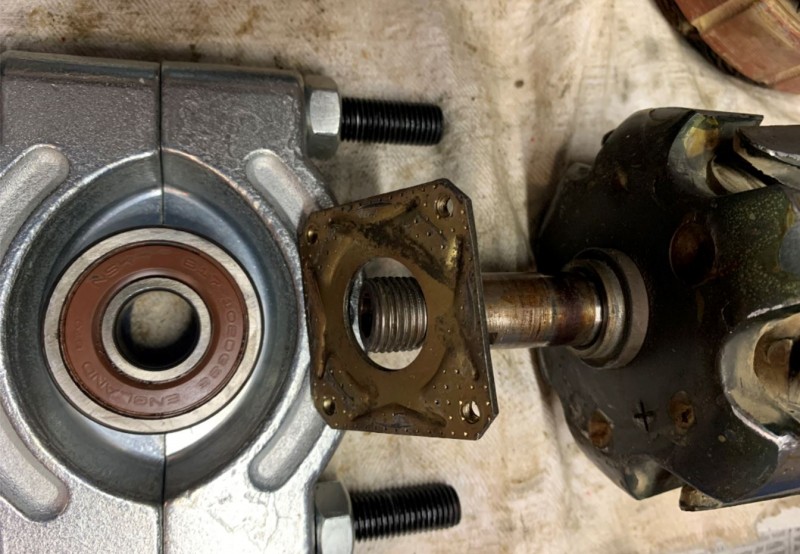 Demontage Riemenscheibenlager Bosch Lichtmaschine.JPG