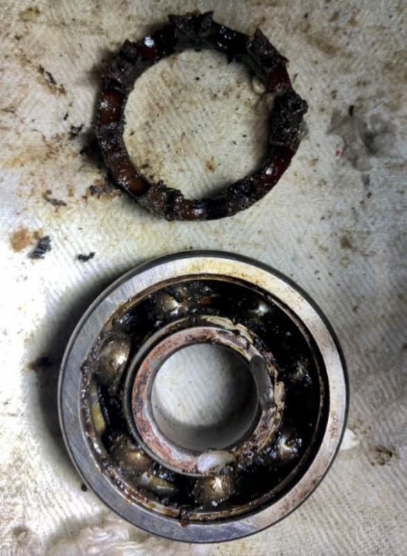 Bosch Lichtmaschine Riemenscheibenlager 9000h.JPG