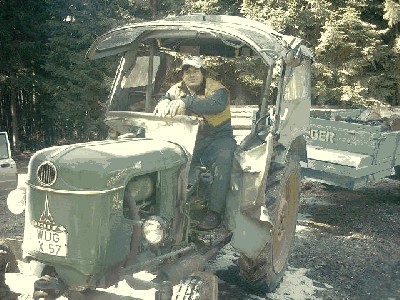 Ich aufn Trecker.JPG