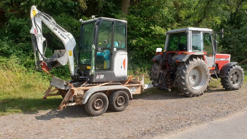 Anhänger Bagger k.jpg