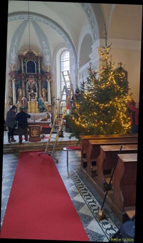 Christbaum_Pfarre_20251222_150106.jpg