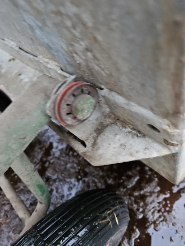 Sicherung für Achse Schubkarre.jpg