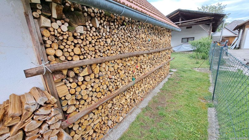 Brennholzstapel_20260520_184214.jpg