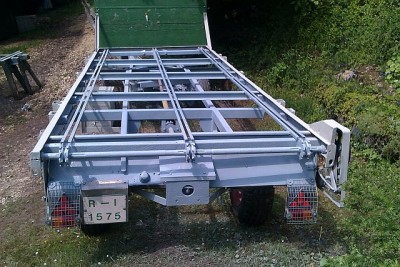 Anhänger lackiert2.jpg