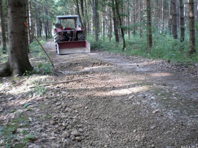 Schotter_ausbringen_P7120011_2.JPG