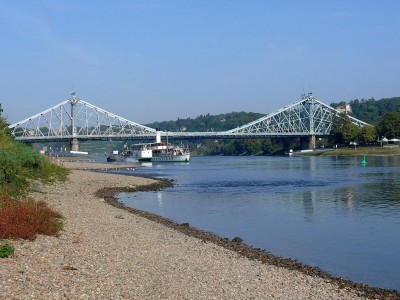 Dresden_Brücke_Blaues_Wunder.jpg