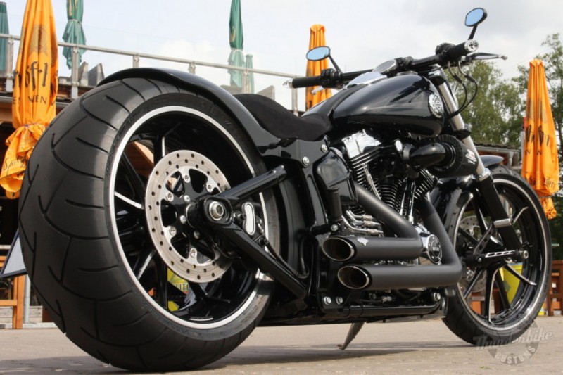 Harley-Davidson-Softail-Breakout-Thunderbike-15.jpg