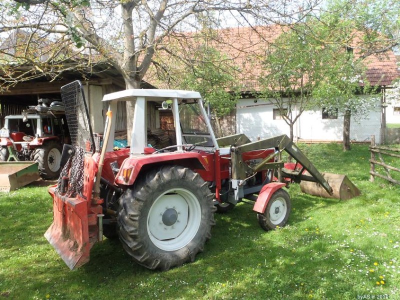 Obstgarten_mit_zwei_Traktoren_P4230081_33.JPG