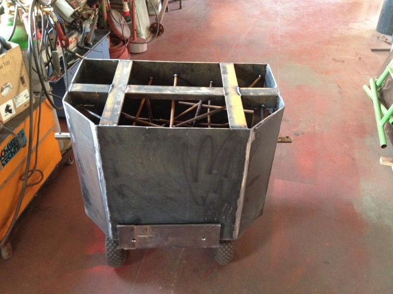 Frontladerschaufel, Heckgewicht 002.JPG