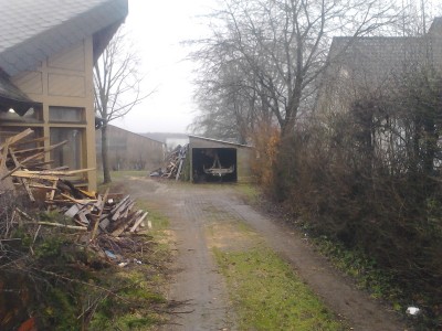 weit weg Anhänger.jpg