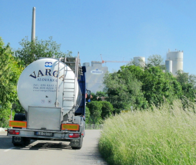 Milch aus Slowakei.jpg