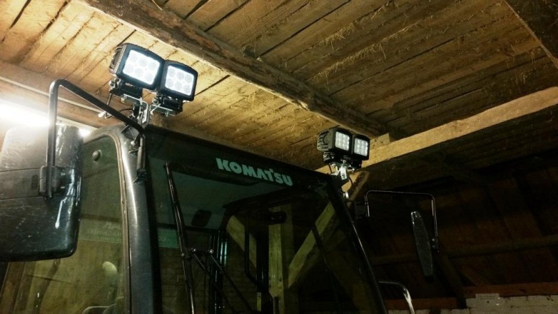 Komatsu Beleuchtung.jpg