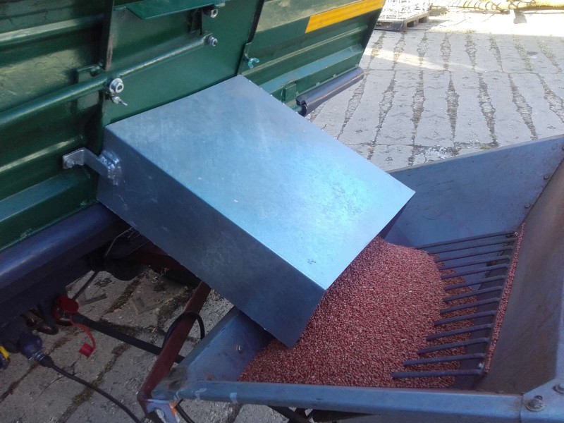 2018-10-05 Saatgut überladen.jpg