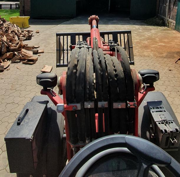 K1_Einlagerung Brennholz 2018.JPG