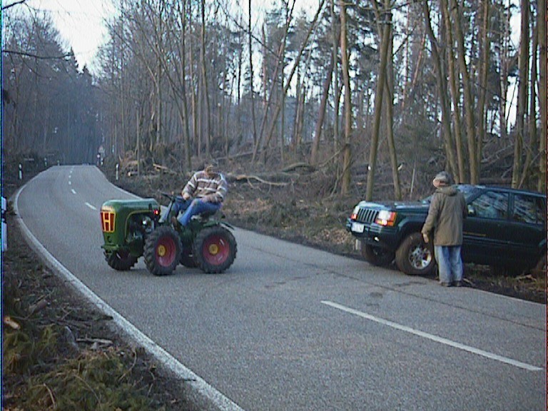 Bergung eines Offroaders.jpg