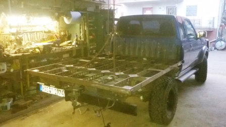 26. Trägerrahmen roh hinten rechts.jpg