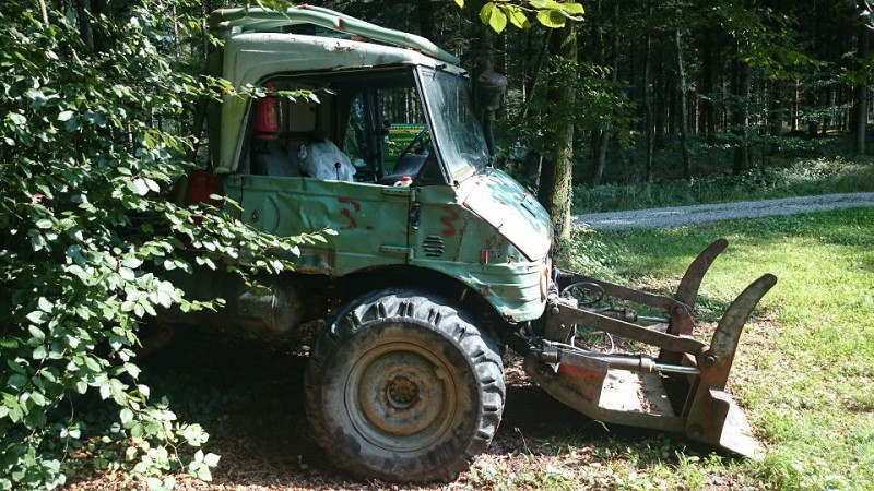 Lost unimog.jpg